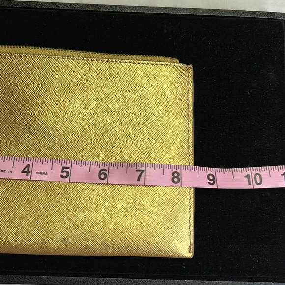 J.CREW SAFFIANO LEATHER GOLD CLUTCH POUCH TASEL ZIP - Picture 9 of 10